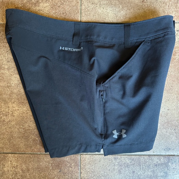 Under Armour black size 2 shorts quick dry air holes/mesh to keep you cool golf - Picture 3 of 5